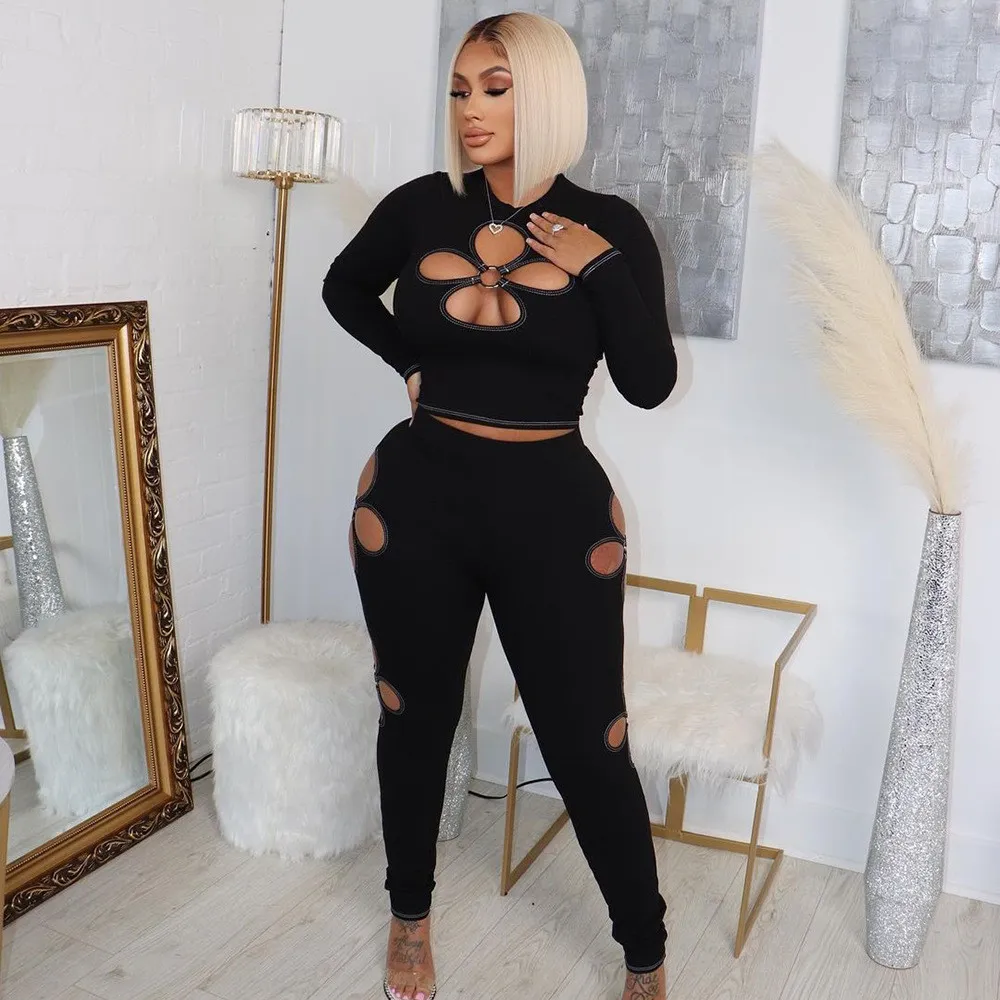 Women Round Neck Four Leaf Cutout Solid Long Sleeve Crop Top - Image 2