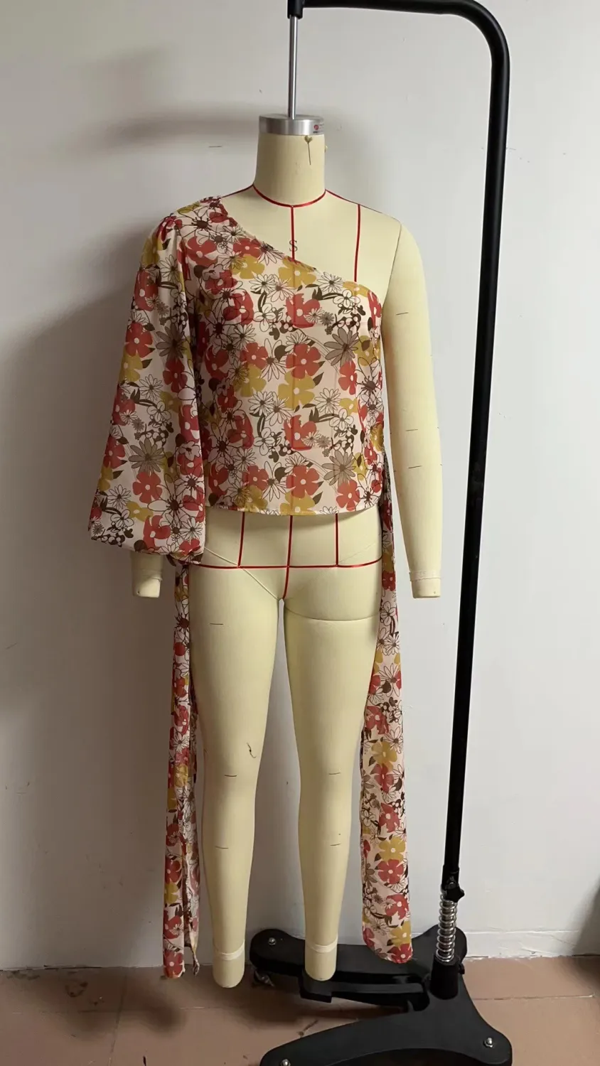 Women Sexy Print Single Sleeve Bell Bottom Sleeve Top - Image 15