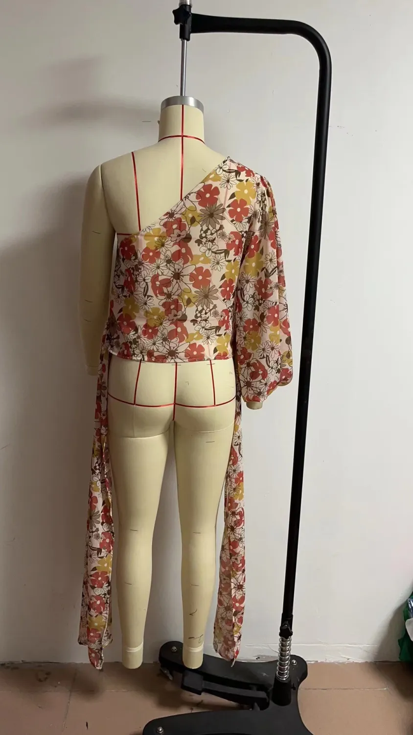 Women Sexy Print Single Sleeve Bell Bottom Sleeve Top - Image 12